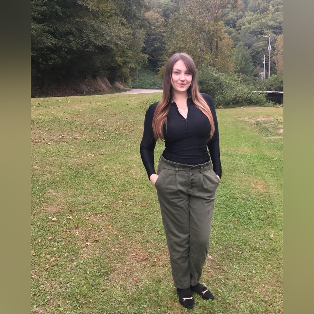 Meet your Posher, Alicia